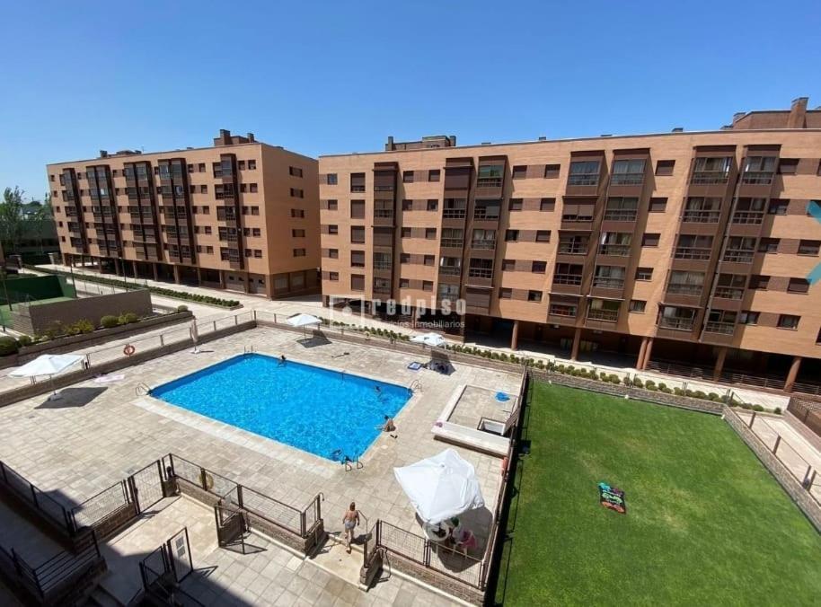 Piso Con Piscina Cerca Del Aeropuerto By Bebalmy *